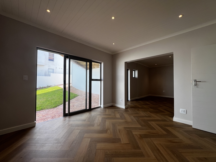 3 Bedroom Property for Sale in Yzerfontein Western Cape